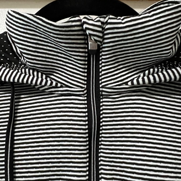 Tangerine • Women’s Collared Hoodie • Black/White Stripe • Size Small - Picture 4 of 9